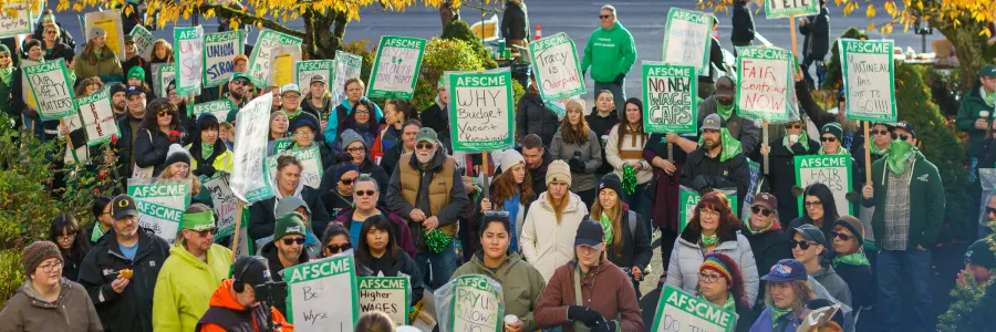 Oregon AFSCME Members striking
